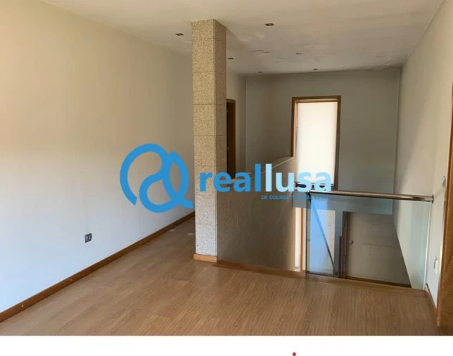 Moradia T3 para Venda em Louredo Foto 13