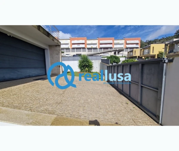 Moradia T3 para Venda em Louredo Foto 11