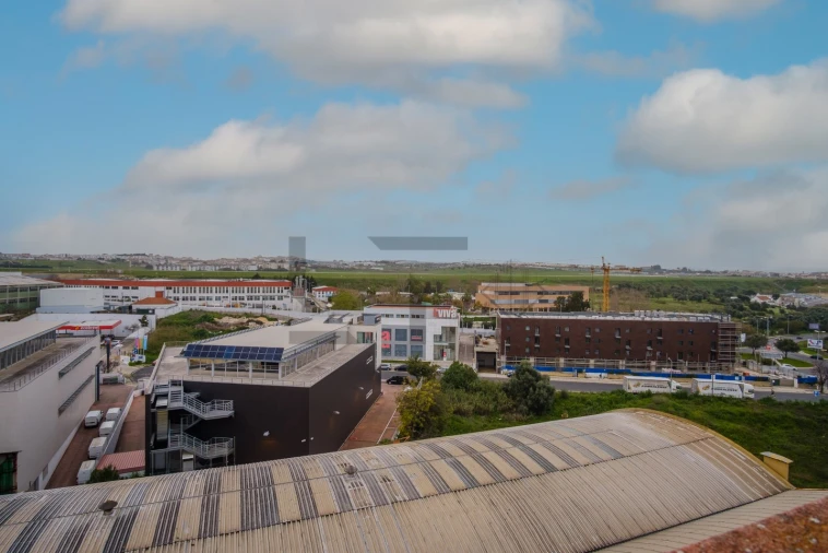 Prédio para Venda em Sacavém e Prior Velho Foto 18