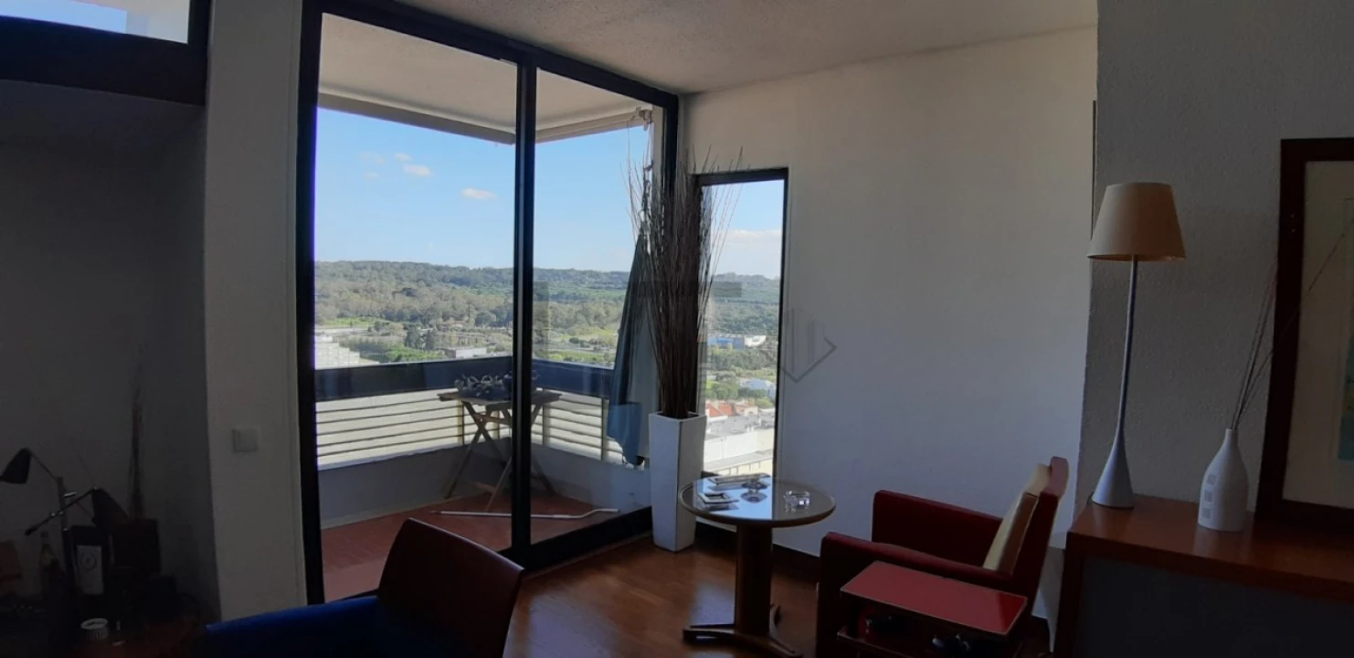 Apartamento T2 para Venda em Alfragide Foto 7