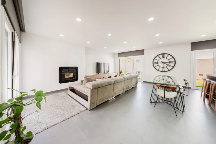 Moradia T4 para Venda em Santa Iria de Azoia, São João da Talha e Bobadela Foto 2