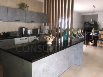 Moradia T4 para Venda em Branca