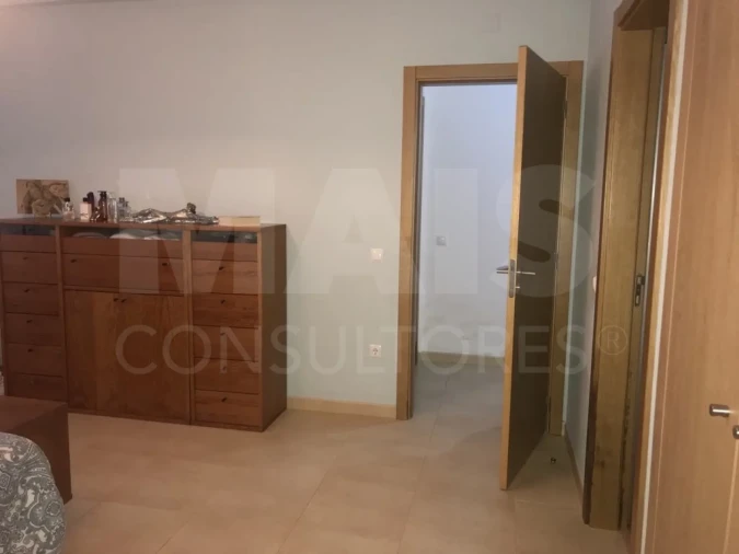 Moradia T4 para Venda em Branca