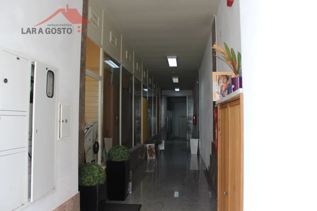 Loja para Arrendamento em Macedo de Cavaleiros Foto 3