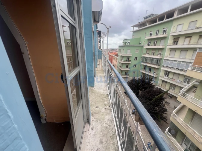 Apartamento T2 para Venda em Arroios Foto 3