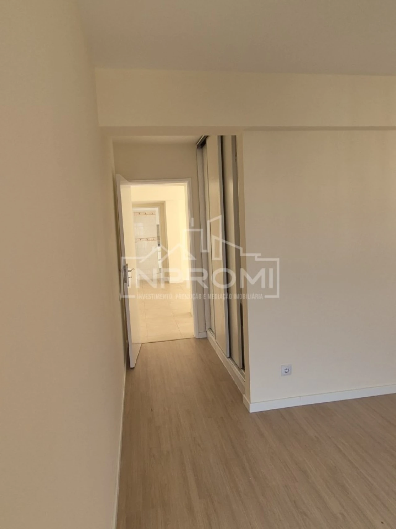Apartamento para Venda em Algueirão-Mem Martins Foto 9