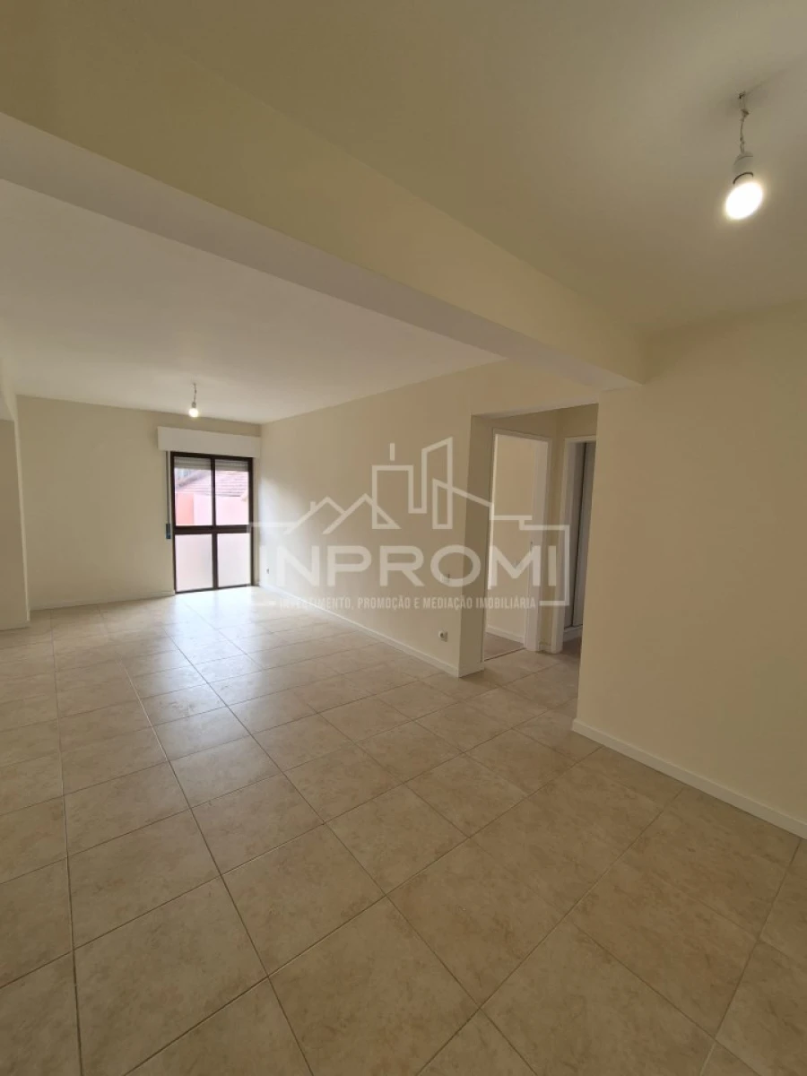 Apartamento para Venda em Algueirão-Mem Martins Foto 2