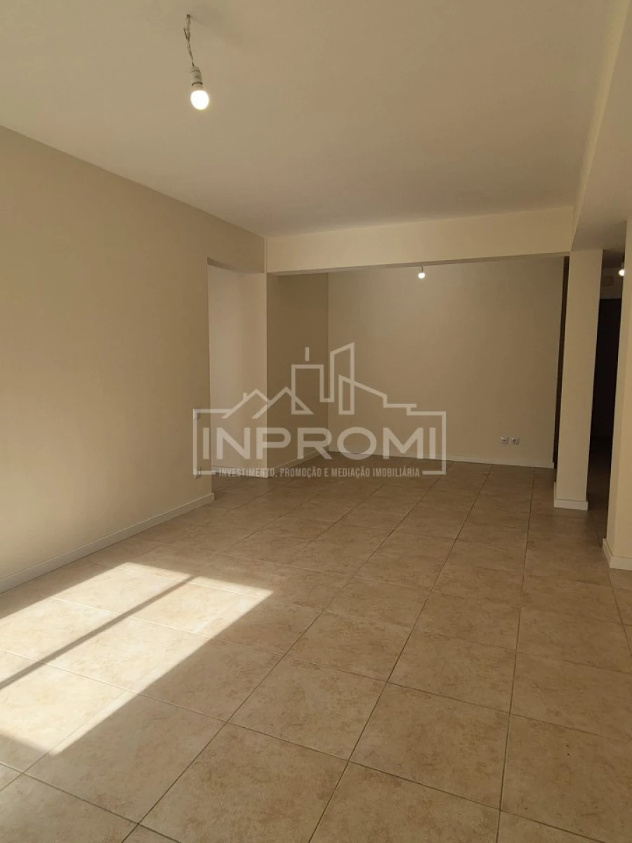 Apartamento para Venda em Algueirão-Mem Martins Foto 4