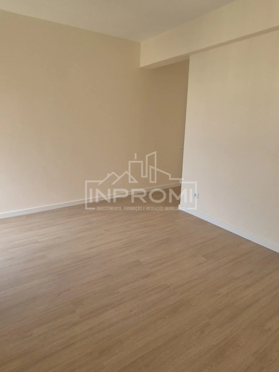 Apartamento para Venda em Algueirão-Mem Martins Foto 10