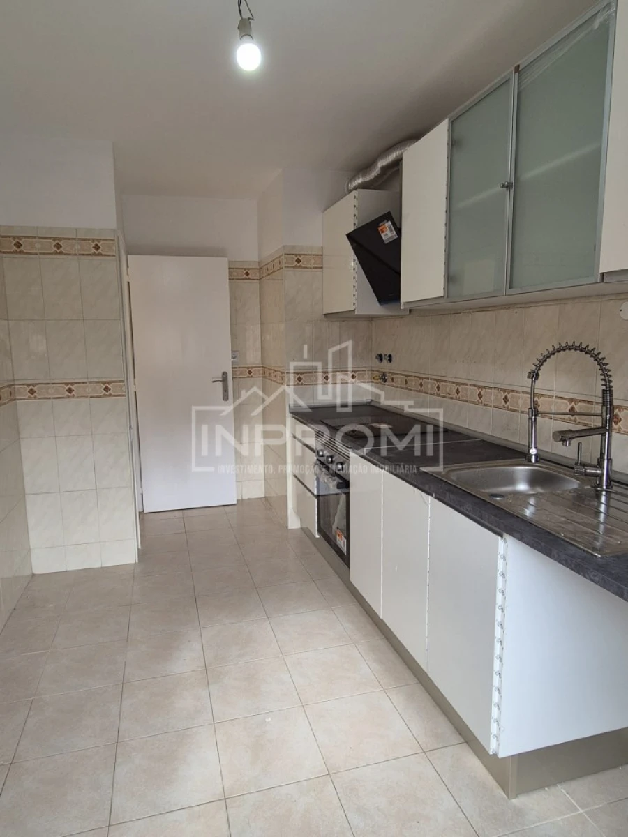 Apartamento para Venda em Algueirão-Mem Martins Foto 11