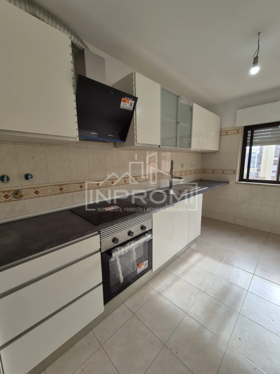 Apartamento para Venda em Algueirão-Mem Martins Foto 14