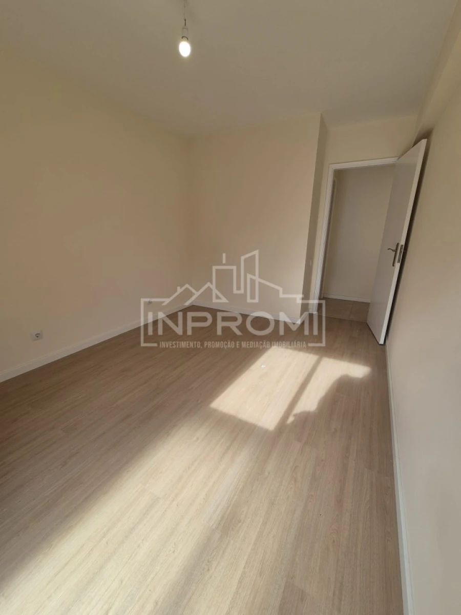 Apartamento para Venda em Algueirão-Mem Martins Foto 21