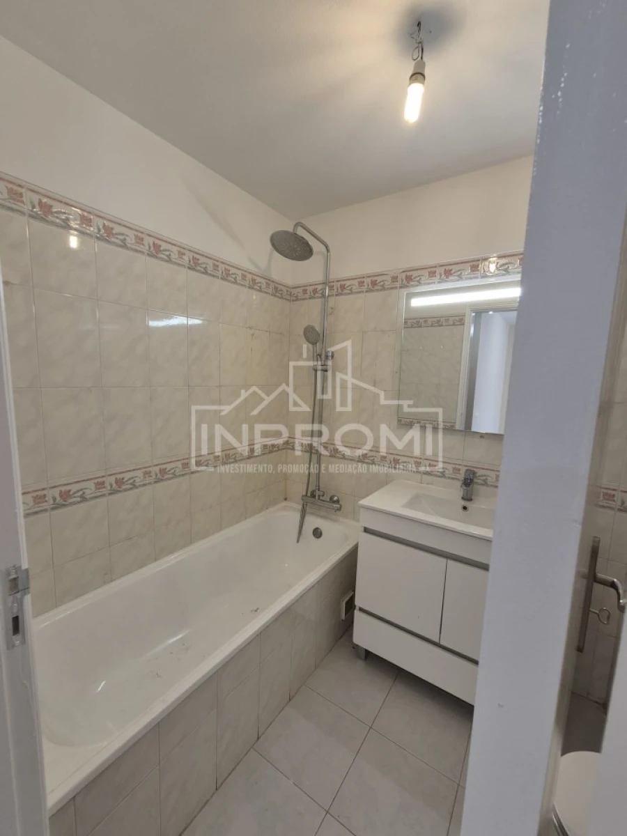 Apartamento para Venda em Algueirão-Mem Martins Foto 23