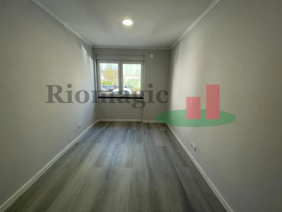 Apartamento T2 para Venda em Benfica Foto 4