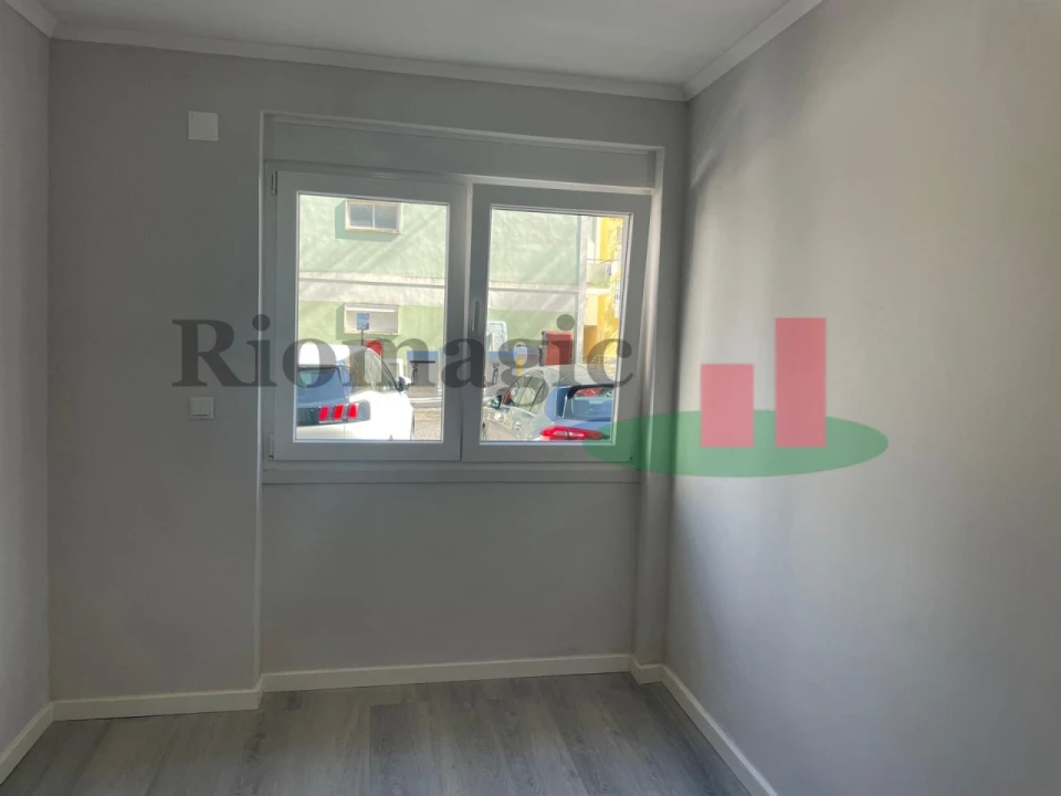 Apartamento T2 para Venda em Benfica Foto 5