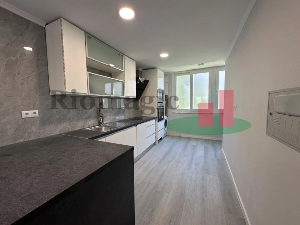 Apartamento T2 para Venda em Benfica Foto 1
