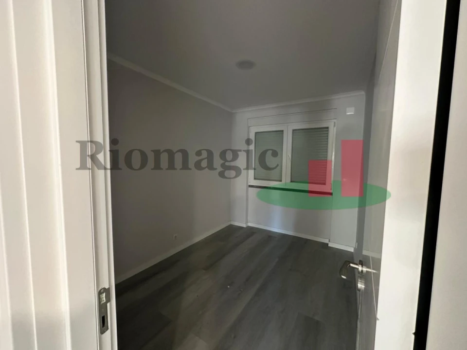 Apartamento T2 para Venda em Benfica Foto 8