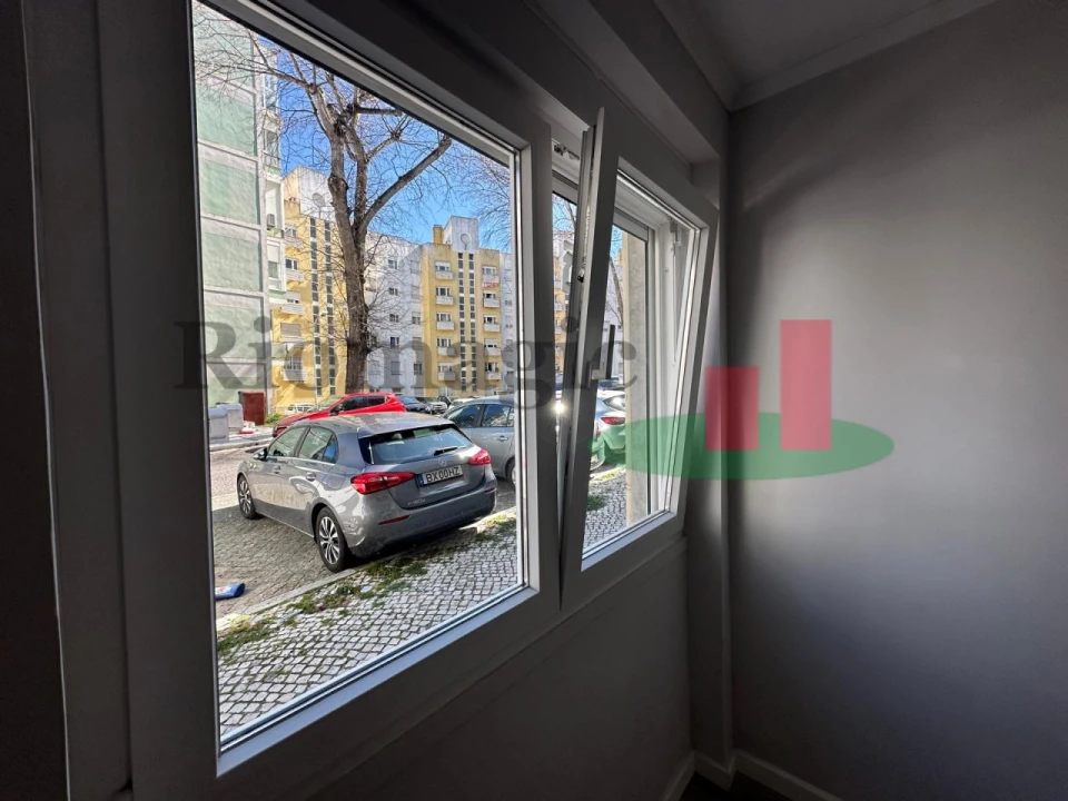 Apartamento T2 para Venda em Benfica Foto 15