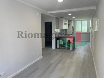 Apartamento T2 para Venda em Benfica