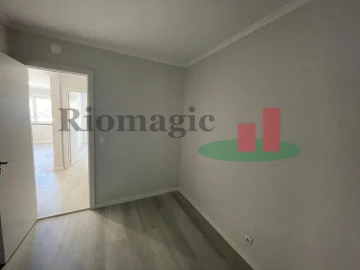 Apartamento T2 para Venda em Benfica