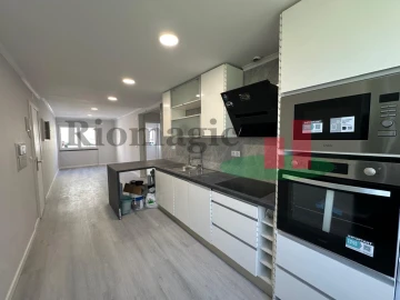 Apartamento T2 para Venda em Benfica