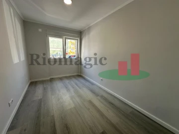 Apartamento T2 para Venda em Benfica