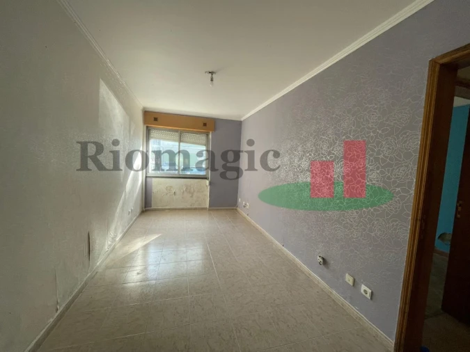 Apartamento T2 para Venda em Benfica Foto 4