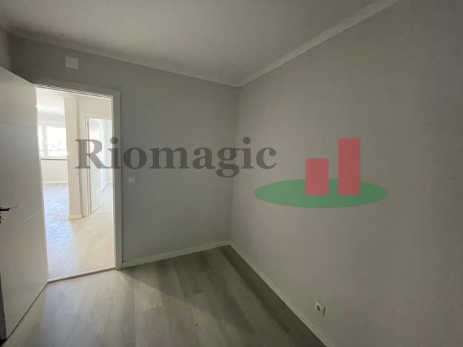 Apartamento T2 para Venda em Benfica Foto 9