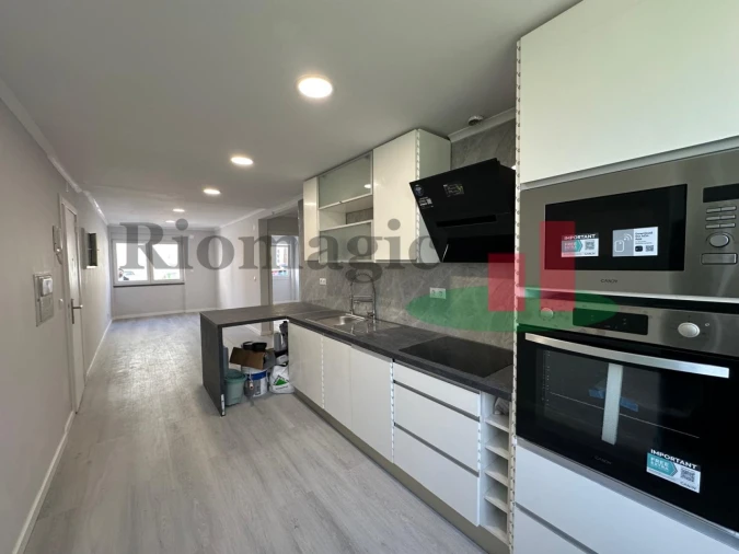 Apartamento T2 para Venda em Benfica Foto 2