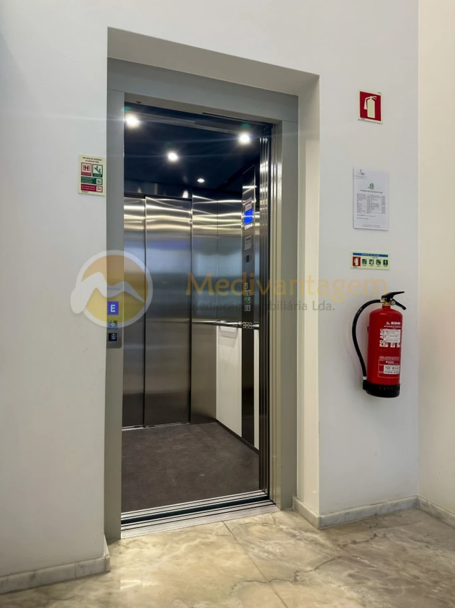 Apartamento T2 para Venda em Nogueiró e Tenões Foto 17