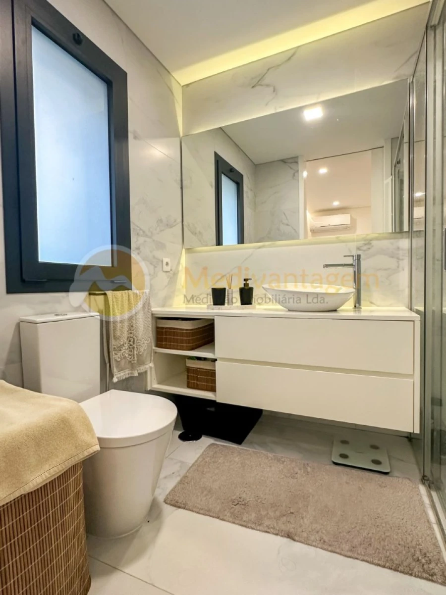 Apartamento T2 para Venda em Nogueiró e Tenões Foto 11