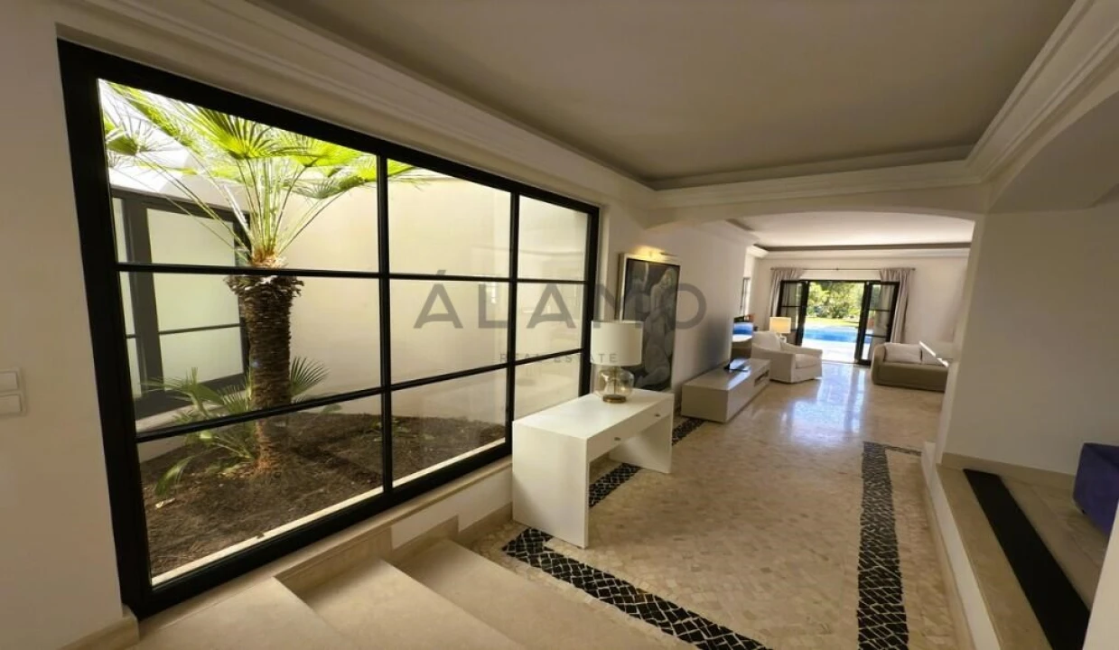 Moradia T5 para Venda em Almancil Foto 17