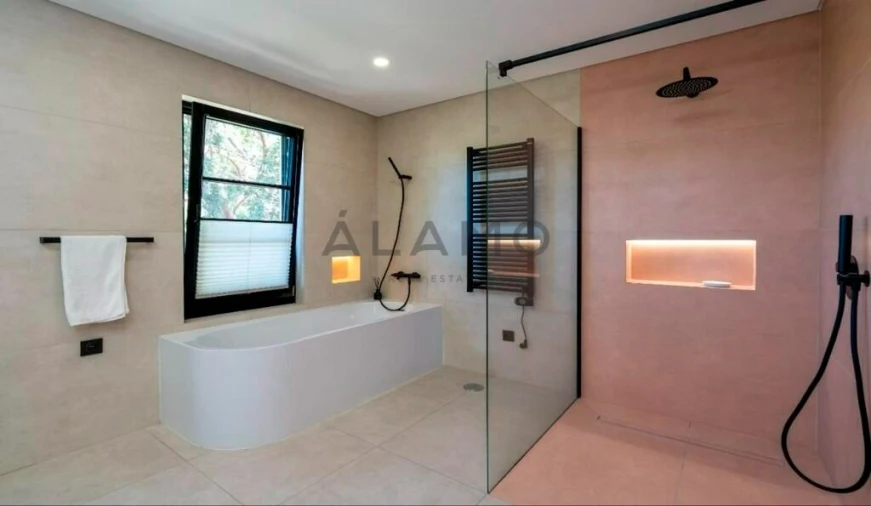 Moradia T5 para Venda em Almancil Foto 20