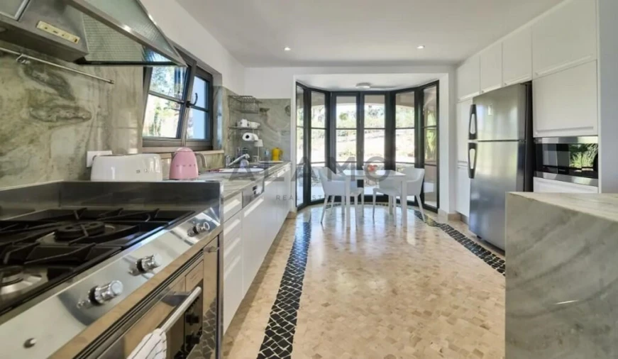 Moradia T5 para Venda em Almancil Foto 7