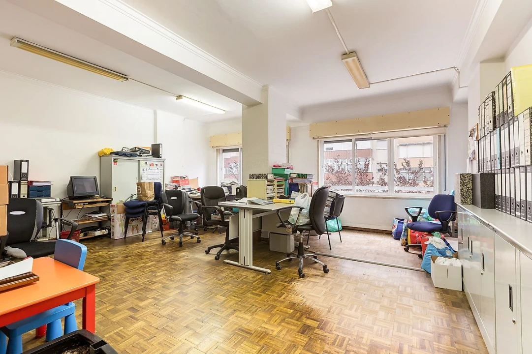 Escritório para Venda em Pontinha e Famões Foto 1