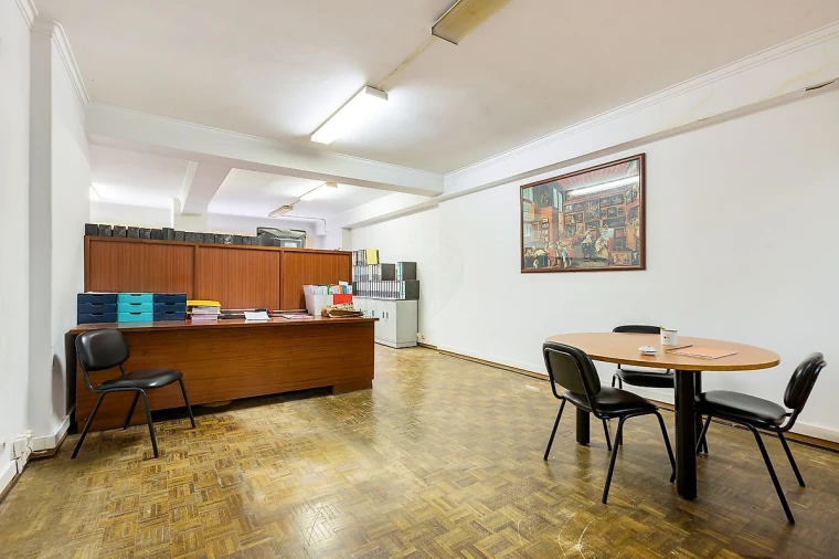 Escritório para Venda em Pontinha e Famões Foto 4