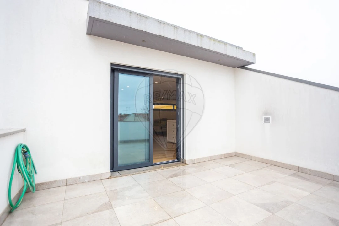 Moradia T4 para Venda em Benavente Foto 10