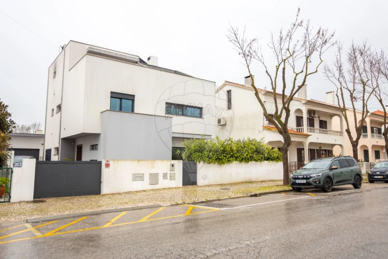 Moradia T4 para Venda em Benavente Foto 2