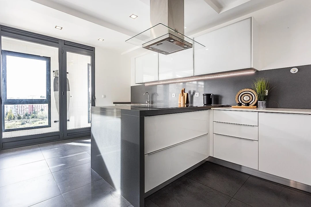 Apartamento T4 para Arrendamento em Lumiar Foto 13