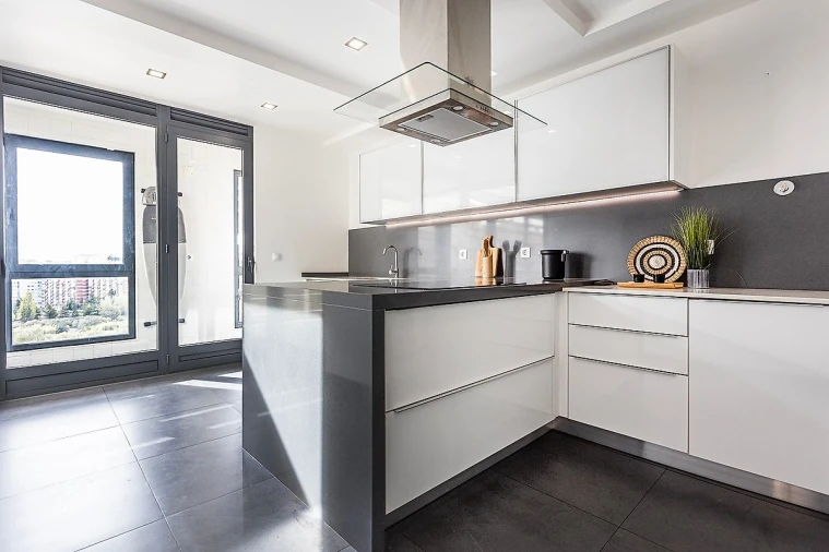 Apartamento T4 para Arrendamento em Lumiar Foto 13