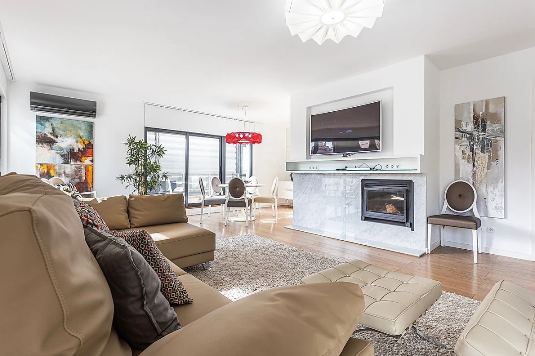 Apartamento T4 para Arrendamento em Lumiar Foto 5