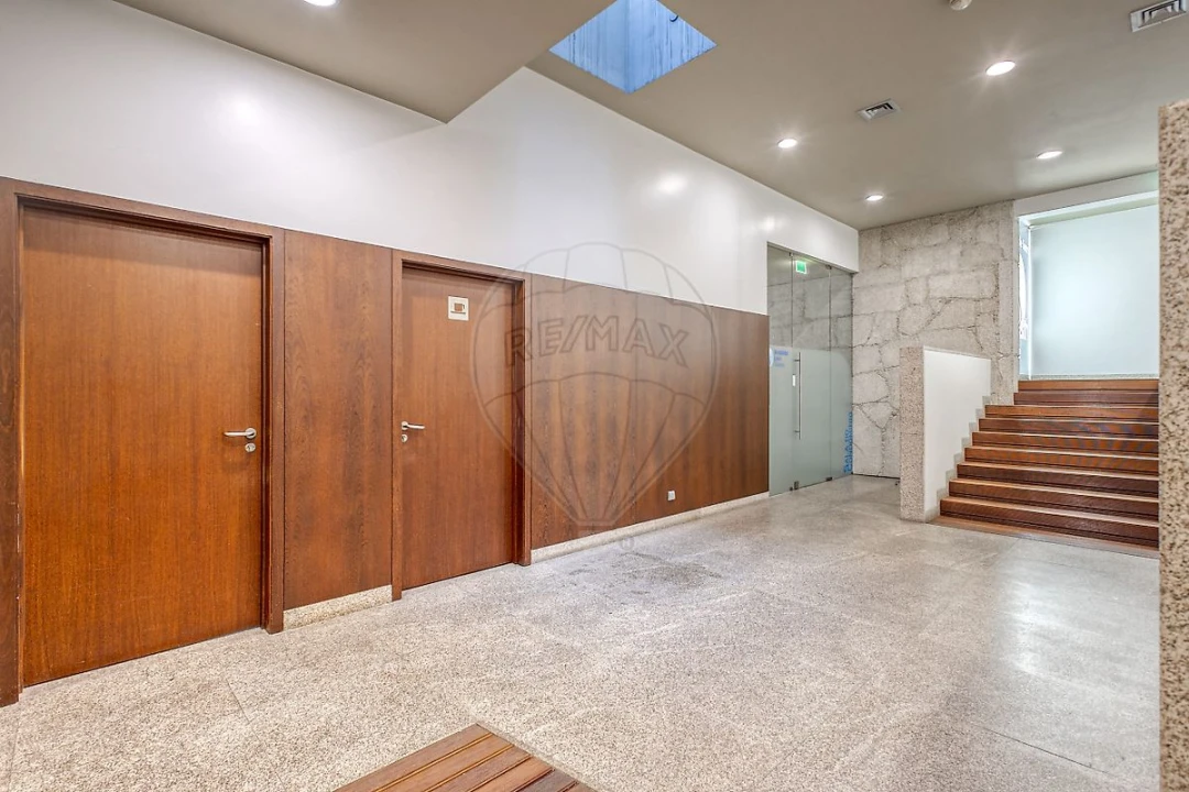 Apartamento T4 para Venda em Santa Marinha e São Pedro da Afurada Foto 5
