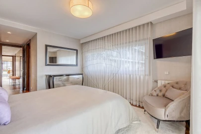Apartamento T4 para Venda em Santa Marinha e São Pedro da Afurada