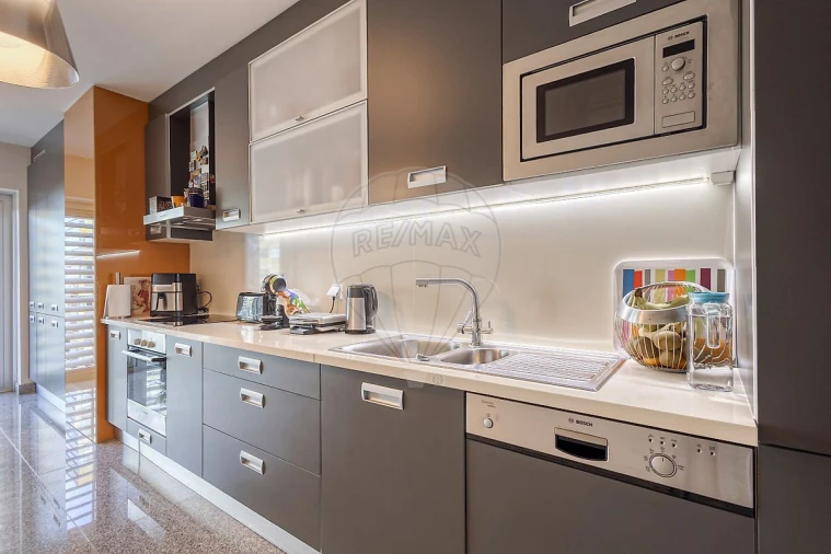 Apartamento T4 para Venda em Santa Marinha e São Pedro da Afurada Foto 14