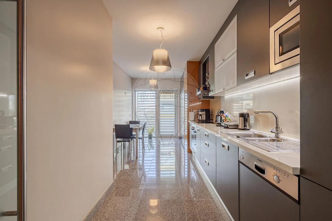 Apartamento T4 para Venda em Santa Marinha e São Pedro da Afurada Foto 15