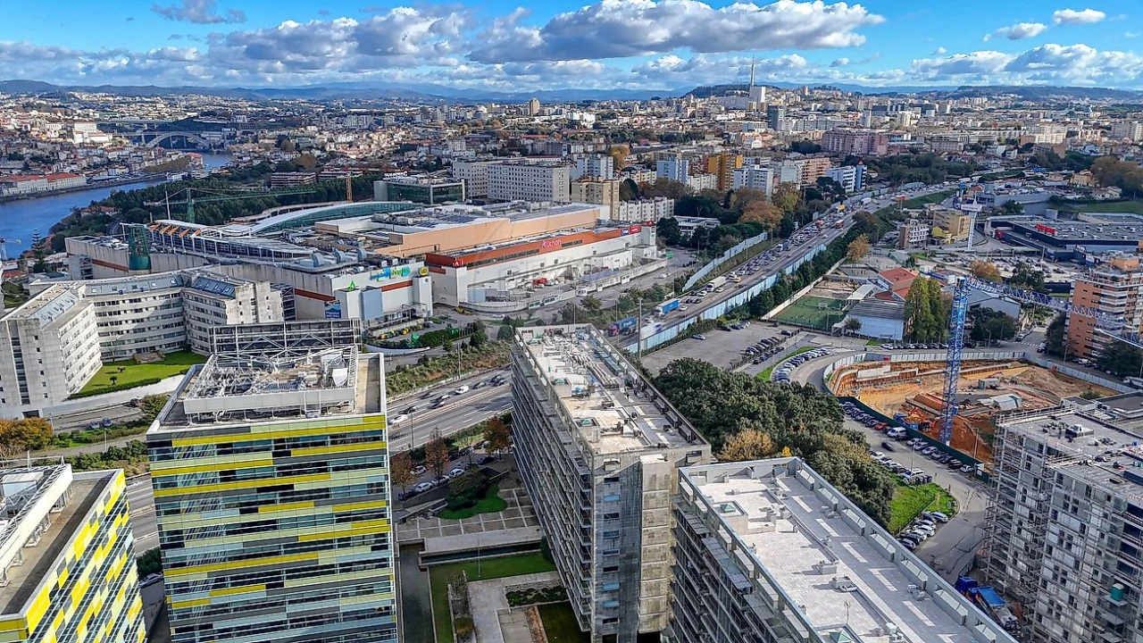 Apartamento T4 para Venda em Santa Marinha e São Pedro da Afurada Foto 42