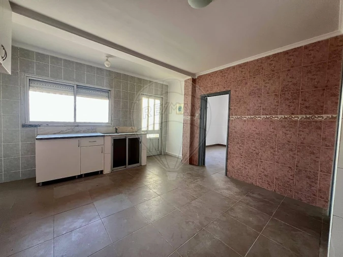 Moradia T2 para Venda em Vila Nova da Rainha Foto 4