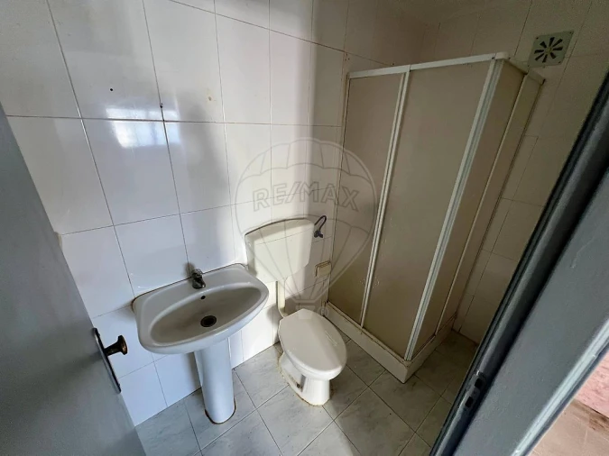 Moradia T2 para Venda em Vila Nova da Rainha Foto 9