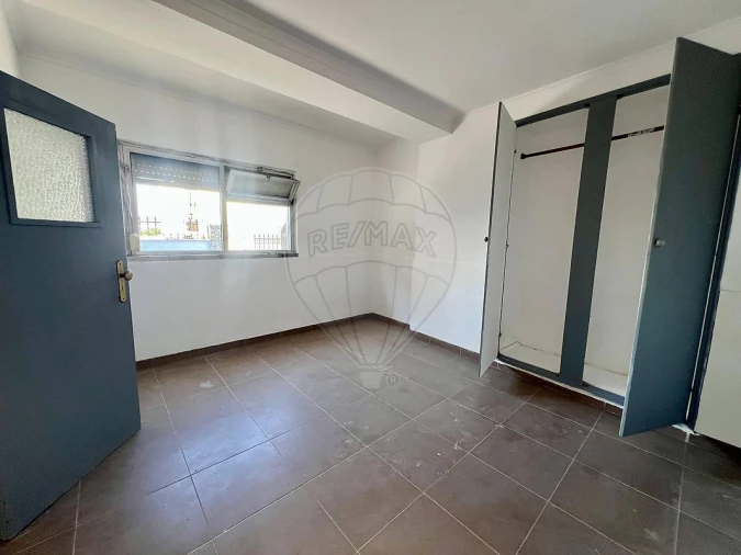 Moradia T2 para Venda em Vila Nova da Rainha Foto 6