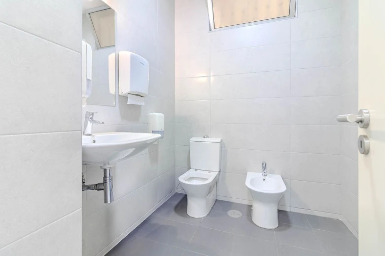 Loja para Arrendamento em Paranhos Foto 18